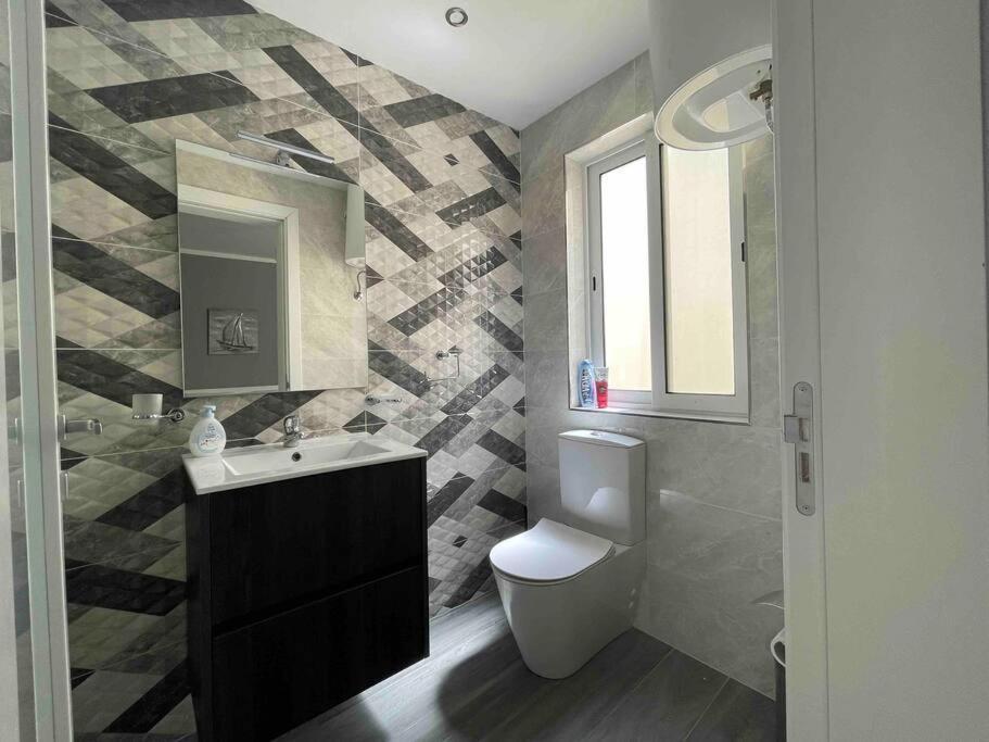 2 Bedroom In With Sea Views And Close To Amenities